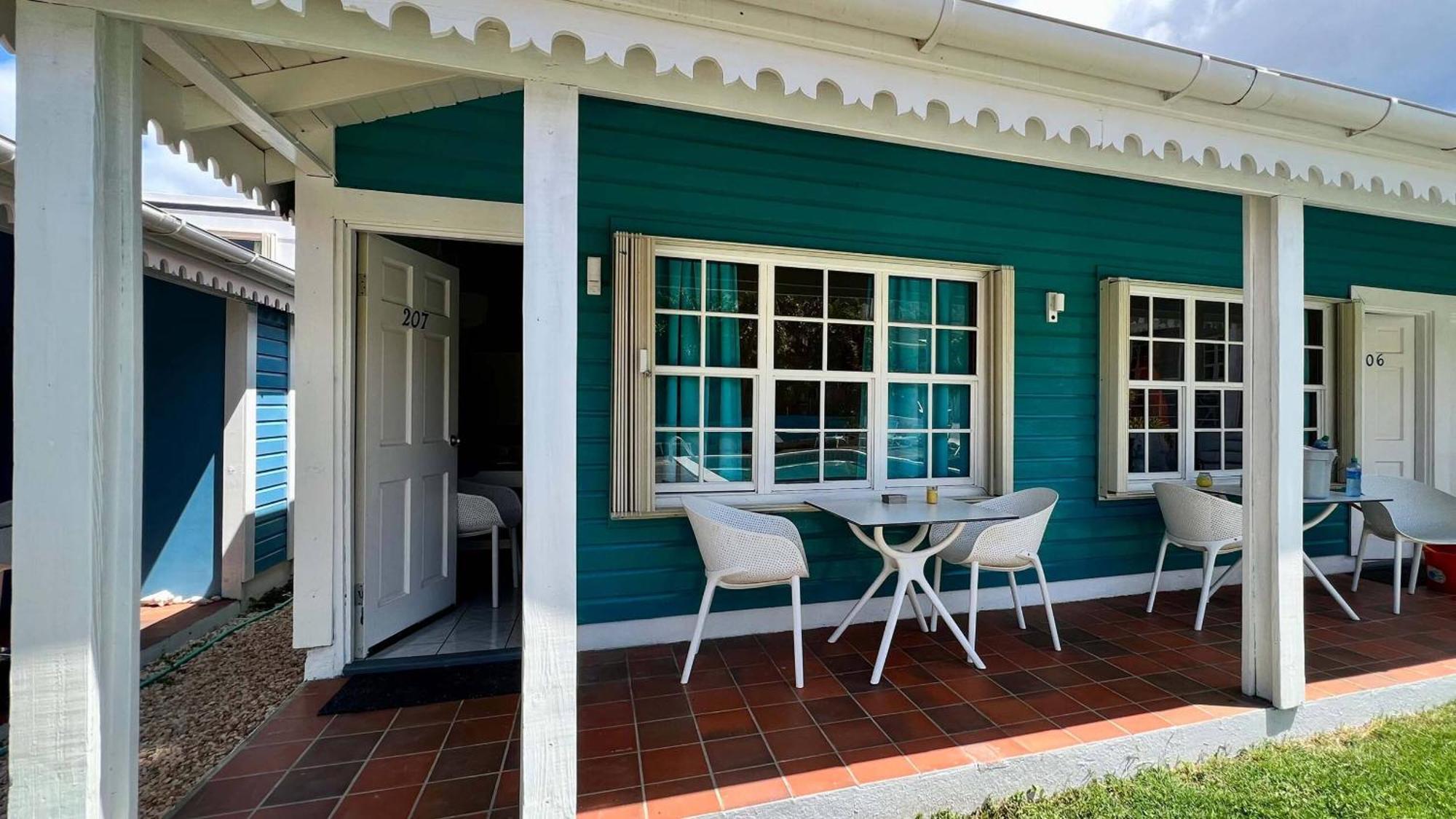 Talk Of The Town Inn & Suites - St Eustatius Oranjestad  Dış mekan fotoğraf